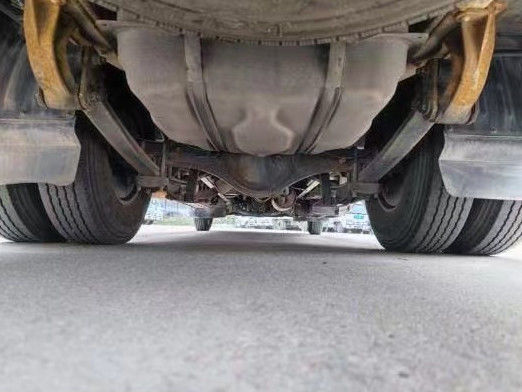 23 Koltuklu, kapalı pencereli el şanzımanlı otobüs