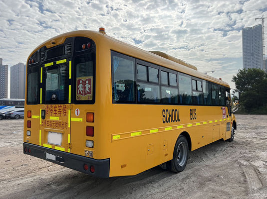 Öğrencileri Taşımak İçin Kullanılan 52 Kişilik Okul Otobüsleri