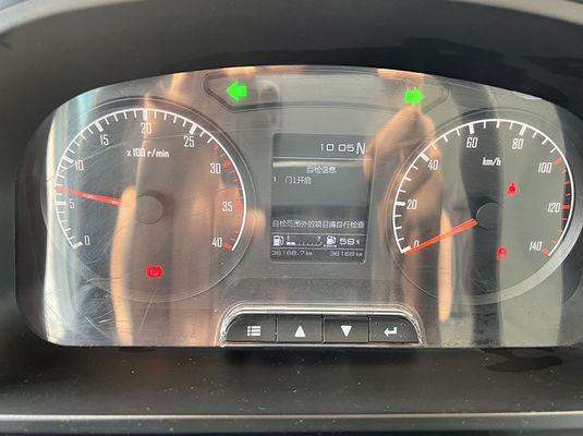 Öğrencileri Taşımak İçin Kullanılan 52 Kişilik Okul Otobüsleri