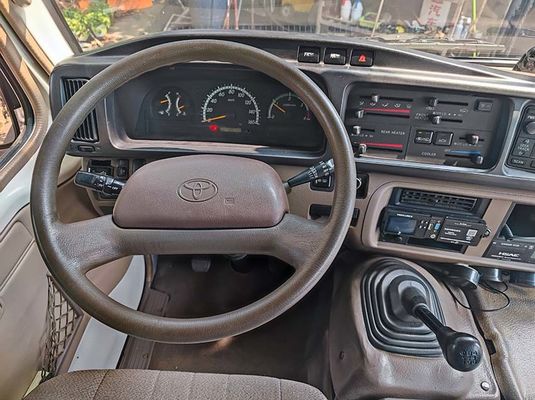 20 Koltuklu Kullanılmış Toyota Otobüsü 120 Km/H LHD Kullanılmış Sol El Sürücüsü Otobüs