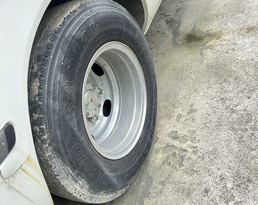 LHD direksiyon pozisyonu ile Euro 3 emisyon standardı kullanılmış otobüs benzinli motor