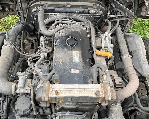 Kullanılmış kamyon Isuzu ELF 600p Kargo Kamyon 4KH1 Dizel Motoru ve Beyaz Vücut