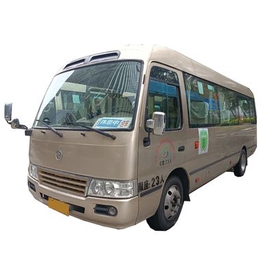 LHD direksiyon pozisyonu ve direksiyon teknolojisi sistemi ile manuel olarak kullanılan Toyota Coaster otobüsü
