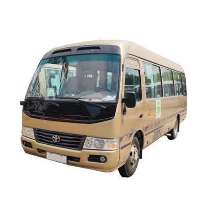 El şanzımanlı 23 kişilik dizel motorlu Toyota Coaster otobüsü