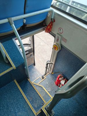 57-59 koltuk Sol el direksiyon Kullanılmış yolcu otobüsü WP10.336N Motor Model 336 Maks at gücü