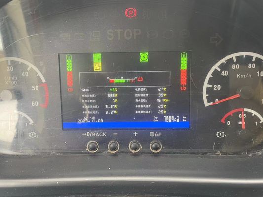 11 metrelik 48 koltuklu saf elektrikli KING LONG beyaz otobüs CATL pilleriyle donatılmıştır