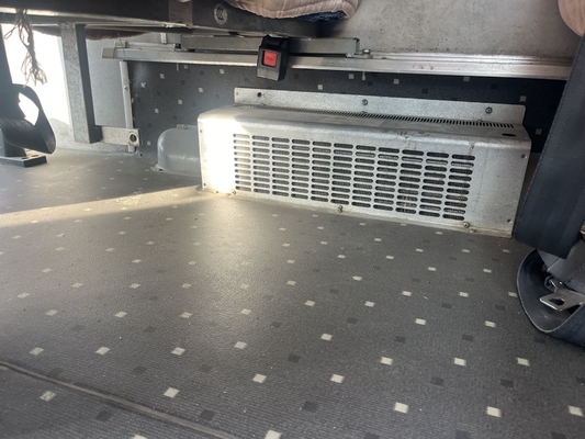 Toplu halde 63 Büyük Koltuklu ve 8L Motor Hacimli, Beş Adet İkinci El Sarı Gövdeli Altın Ejderha Otobüs